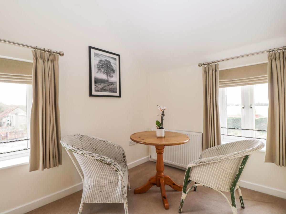 Stables Cottage Melksham Esterno foto