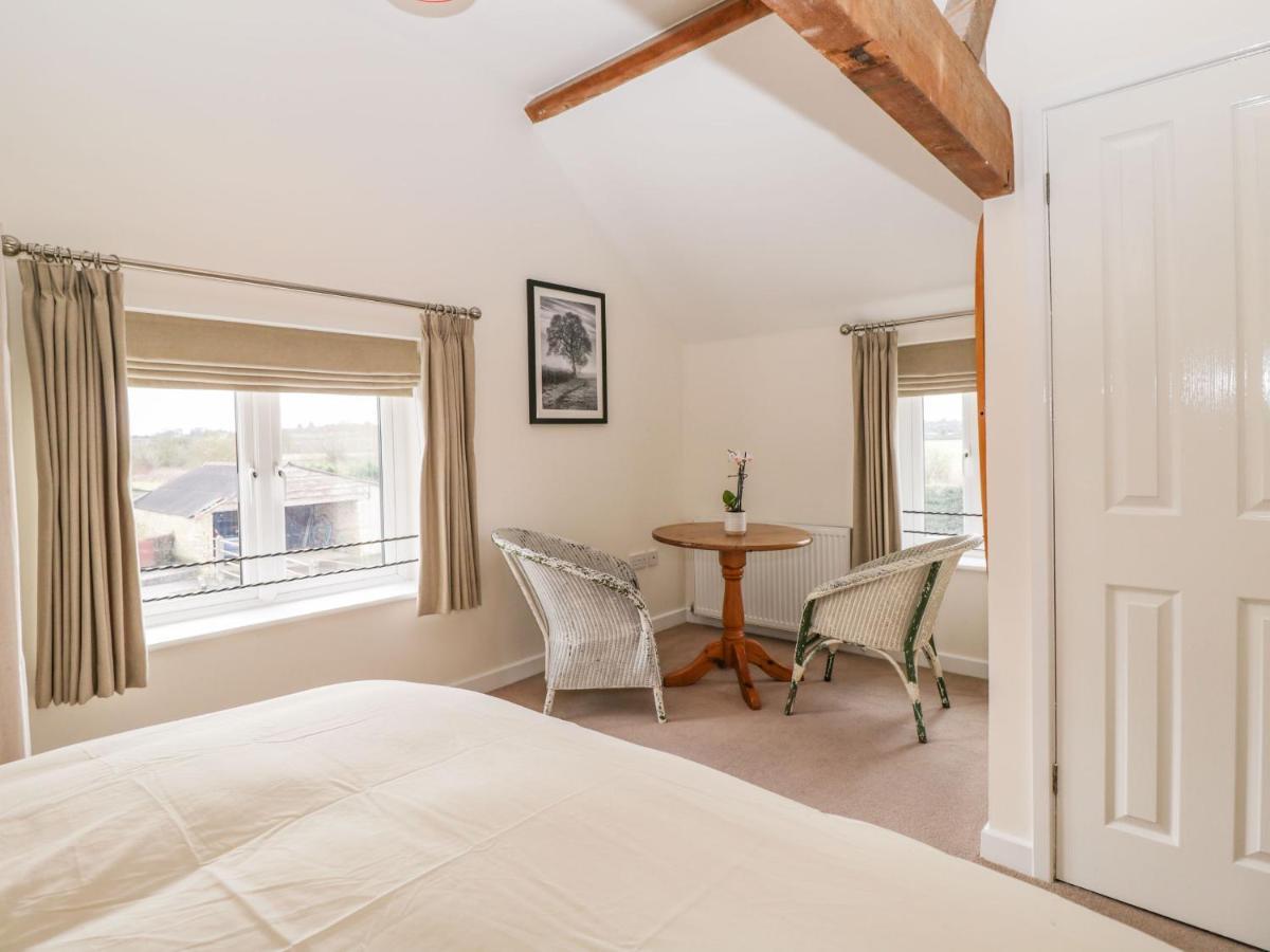 Stables Cottage Melksham Esterno foto